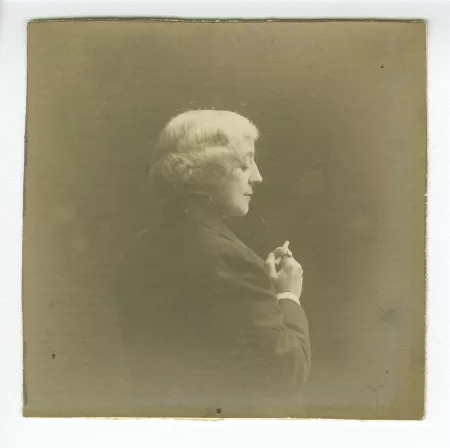 portrait photographique en buste de Maria Van Rysselberghe, de profil, octobre 1910