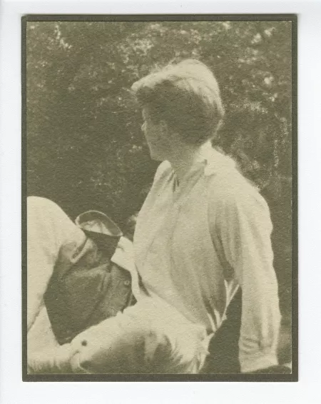 photographie de Rupert Brooke, de dos 