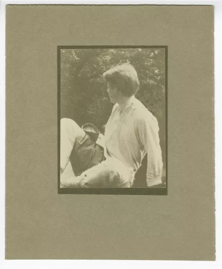 photographie de Rupert Brooke, de dos 