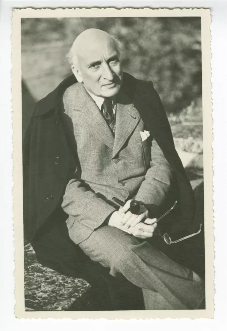 portrait photographique de Jacques Copeau, à l'abbaye de Solesmes