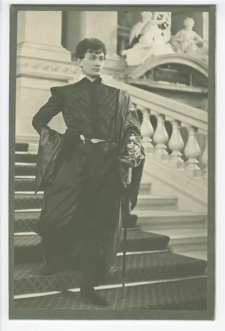 portrait photographique du comédien Josef Kainz, dans la pièce Torquato Tasso de Goethe, jouée au Burgtheater de Vienne