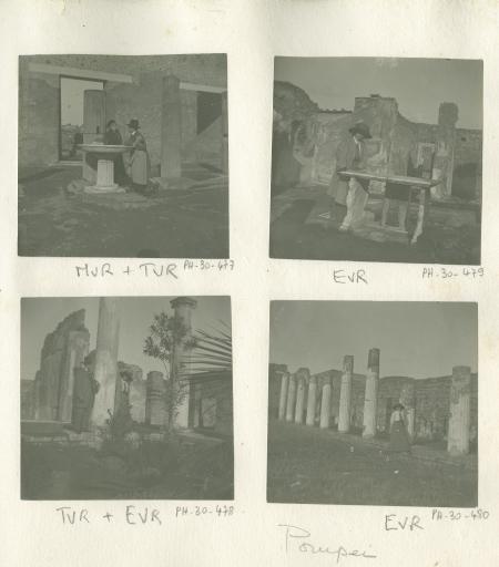 photographie de Maria Van Rysselberghe et Théo Van Rysselberghe, accoudés à une fontaine (labrum) du Forum triangulaire à Pompéi, janvier 1909