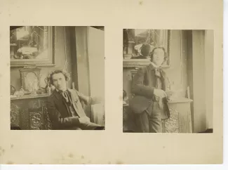 2 portraits photographiques d'André Gide, l'un assis, la main gauche à la fenêtre, l'autre accoudé à un buffet, tenant un livre