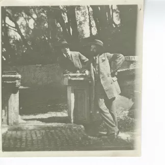 photographie d’André Gide et Henri Ghéon, à la villa Aldobrandini, avril 1913