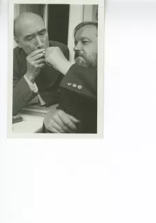 photographie d'André Gide et Bernard Groethuysen, lui donnant du feu, juillet 1931