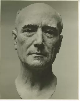 photographie du buste en argile d'André Gide par le sculpteur américain Jo Davidson (1931), de face