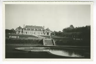 photographie du château du Tertre, propriété de Roger Martin du Gard