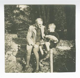 photographie de Théo Van Rysselberghe et Pascal Copeau, avec un chat, à Saint-Clair, hiver 1916-1917