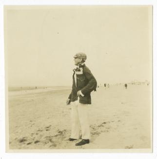 photographie de Théo Van Rysselberghe, sur la plage à Saint-Clair