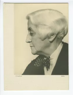 portrait photographique en buste de Maria Van Rysselberghe, de profil