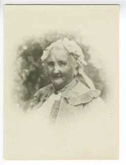 portrait photographique en buste de Sylvie Monnom, mère de Maria Van Rysselberghe