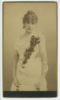 portrait photographique de Sarah Bernhardt dans le rôle de Fédora 