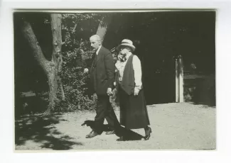 photographie de Charles Du Bos et Maria Van Rysselberghe, aux décades de Pontigny, août 1929