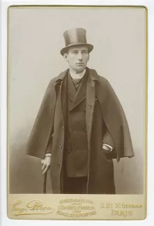 portrait photographique de Félix Fénéon, avec haut de forme