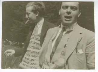 photographie de Jean Fayard, à gauche, et Ramon Fernandez, aux décades de Pontigny, août 1925