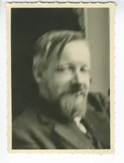 portrait photographique en gros plan de Bernard Groethuysen, juillet 1931