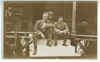 photographie de Paul Wenz, à gauche, et Jack London, à Nanima Station, la propriété de Paul Wenz