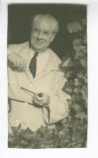 photographie de Roger Martin du Gard au Tertre, août 1952