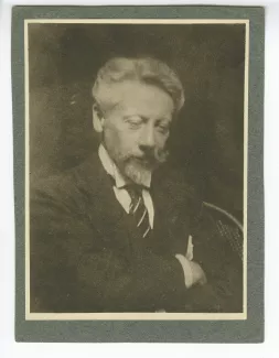 portrait photographique de l'écrivain belge Henry Maubel