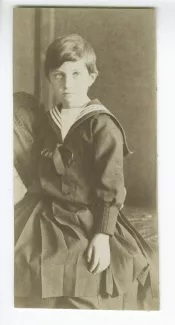 photographie d'Andrée Mayrisch enfant, aux cheveux courts