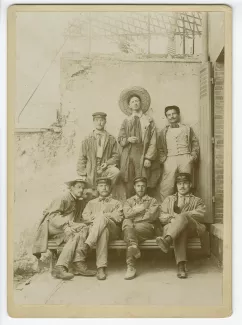photographie d'Eugène Rouart, au second rang au centre, avec d'autres élèves de l'école nationale d’agriculture