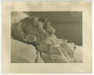 portrait photographique de Paul Valéry, sur son lit de mort, 20 juillet 1945