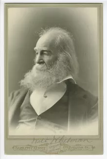 portrait photographique en buste de Walt Whitman