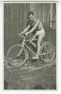 photographie de Herbert Lindner, sur un vélo