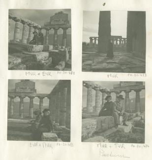 photographie de Maria Van Rysselberghe, à gauche, et Élisabeth Van Rysselberghe, assises dans les ruines du temple d'Athéna à Paestum, janvier 1909